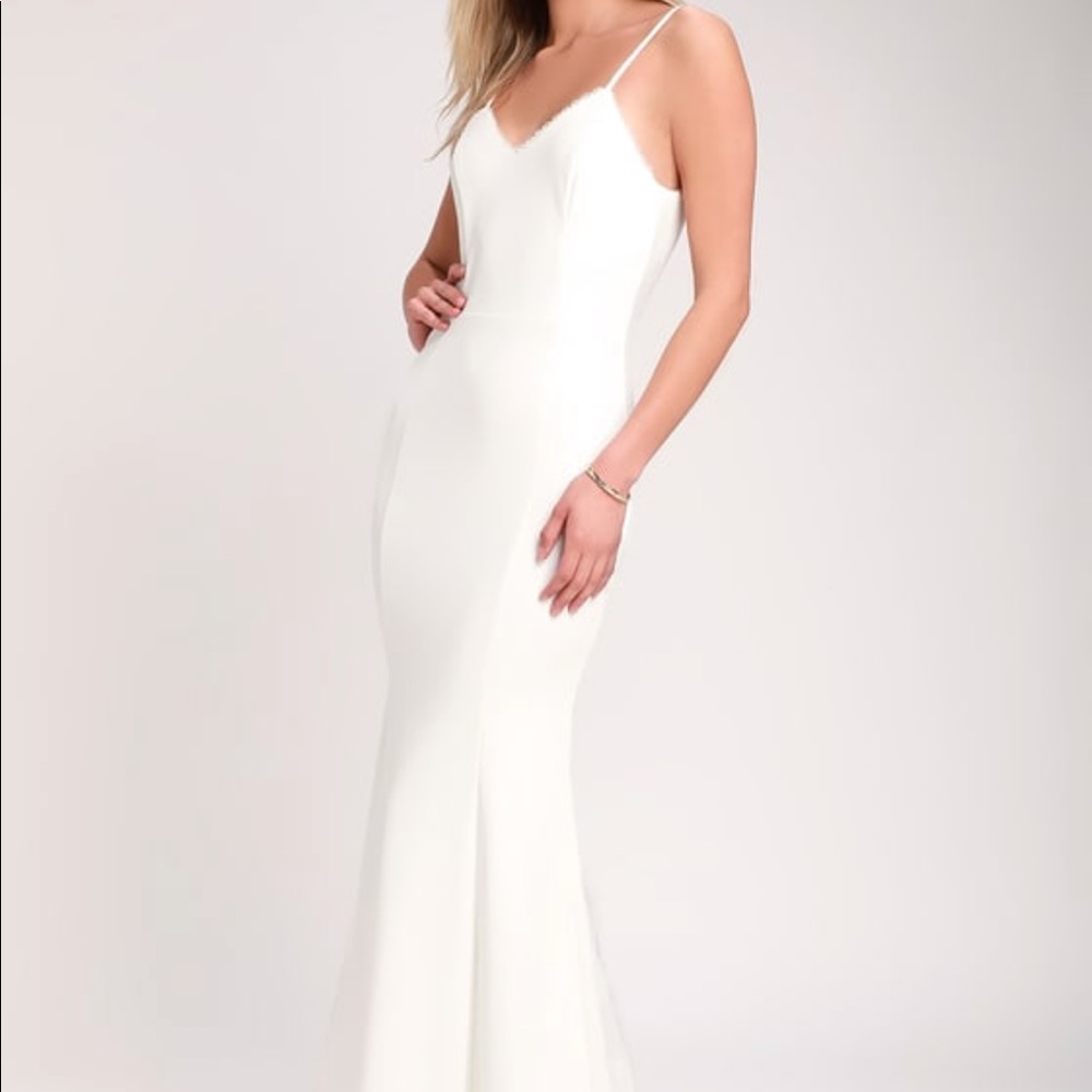 Lulu's Minimalist, Elegant & Classy Wedding Dress